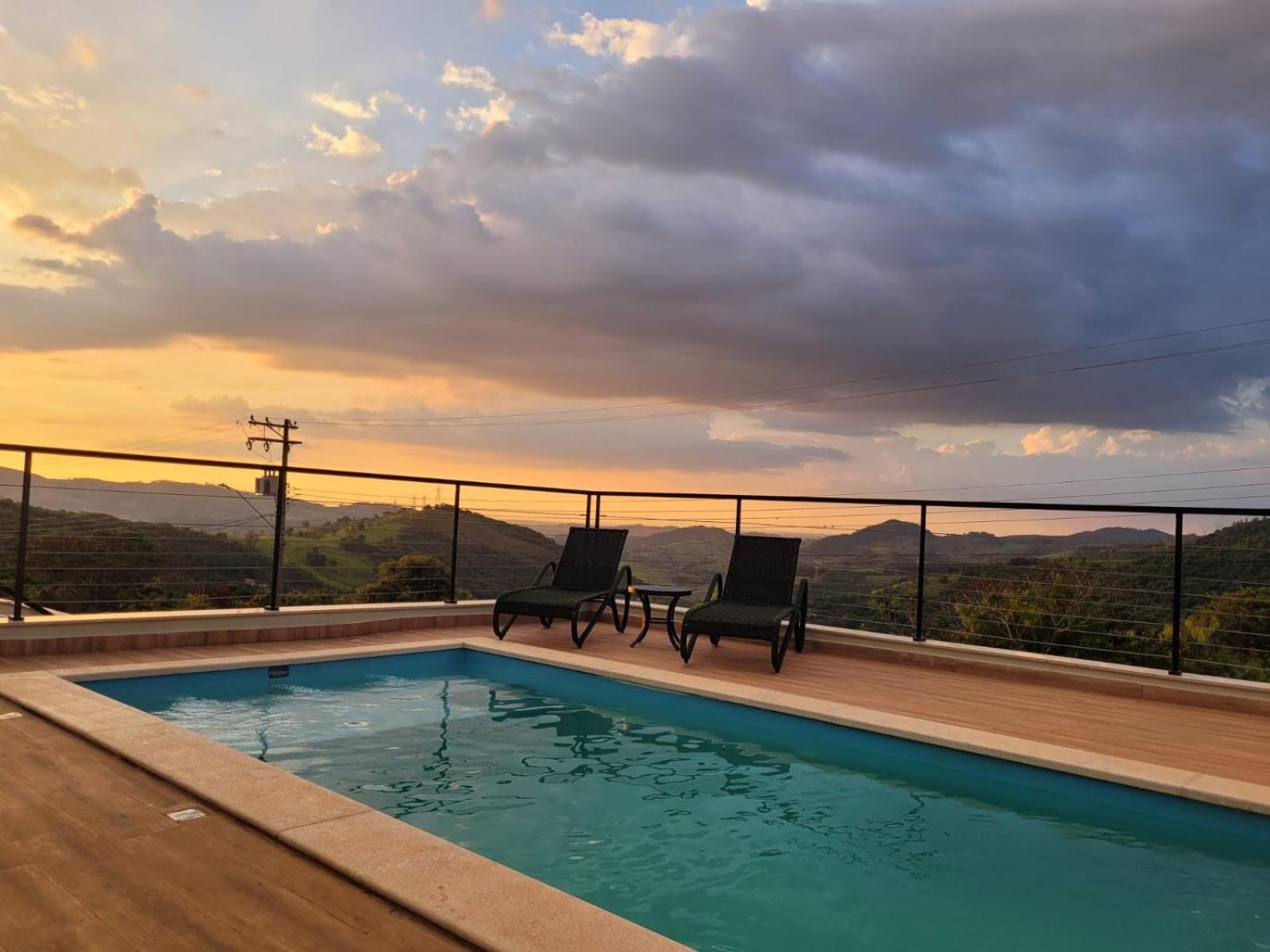 Casa Nova, Piscina E Vista Para As Montanhas Águas de Lindóia المظهر الخارجي الصورة